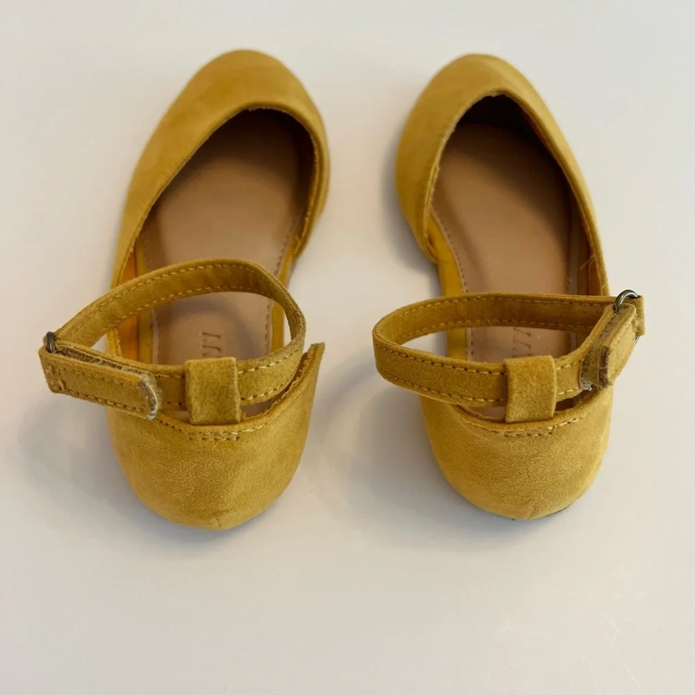 Old Navy Faux Suede Pointy Toe Ballet Flats Mustard Yellow w/Ankle Strap Kids 9T